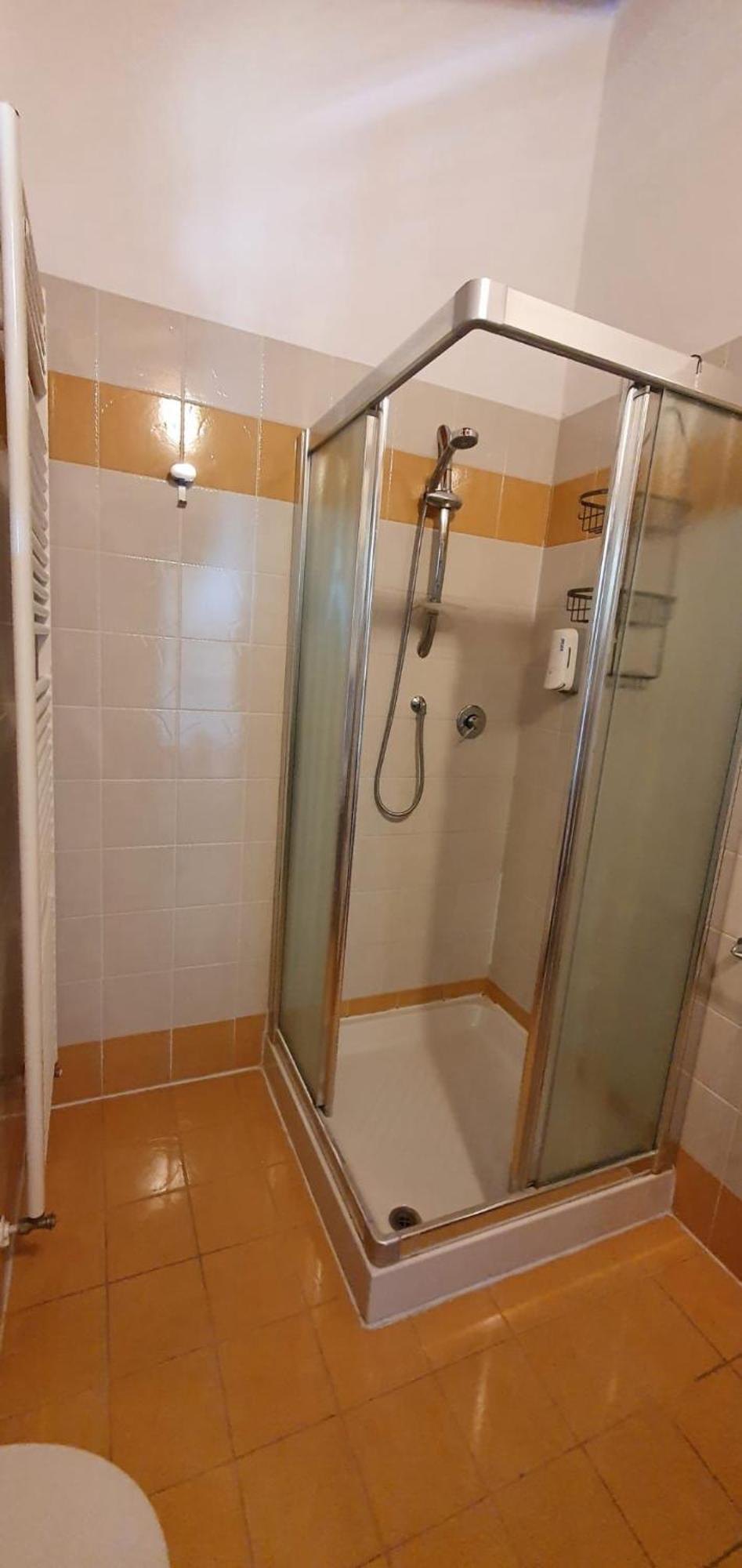 Living At Golf Club Apartment
