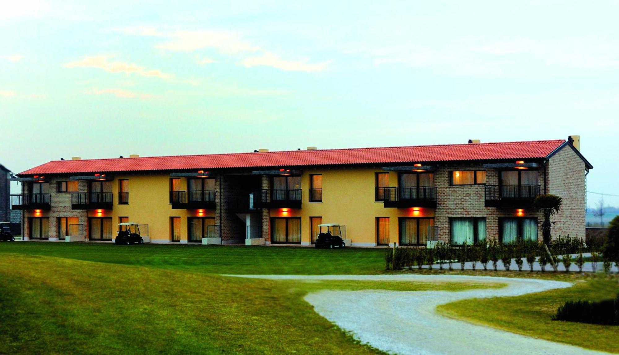 Living At Golf Club